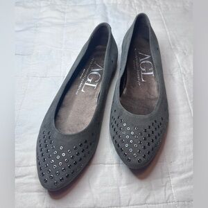 AGL Attilio Giusti Leombruni Gray Suede Studded Pointed Toe Flats Italy 38 7.5